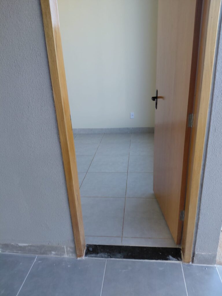 Casa Moderna e Aconchegante com Pé Direito Duplo – O Lar dos Seus Sonhos!